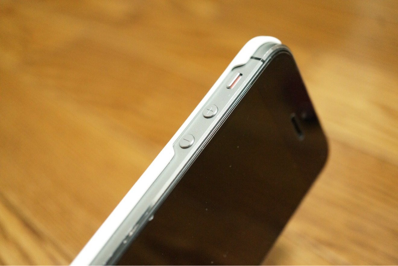 Half iPhoneケース
