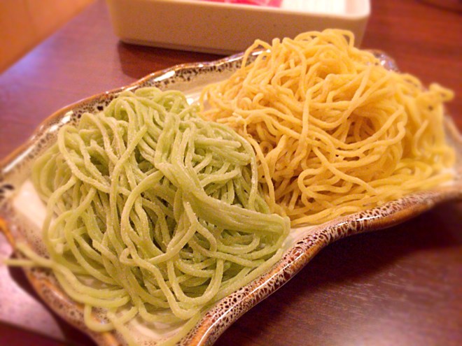 たまご麺とグリーン麺