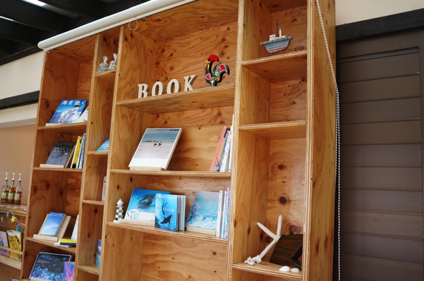 島 Books&Cafe 島 Books&Cafe