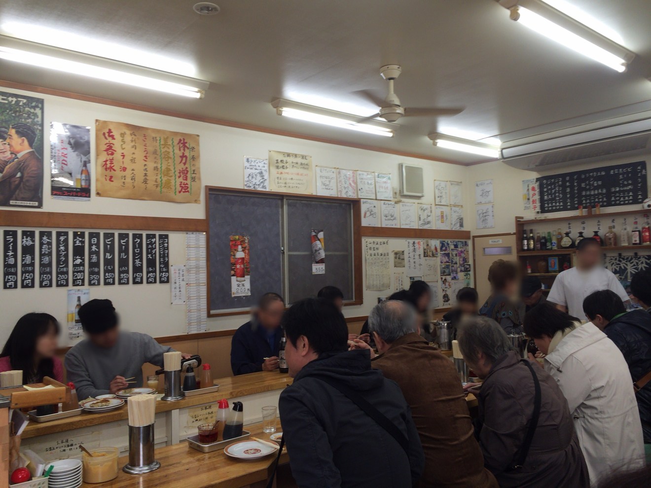 亀戸餃子 店内
