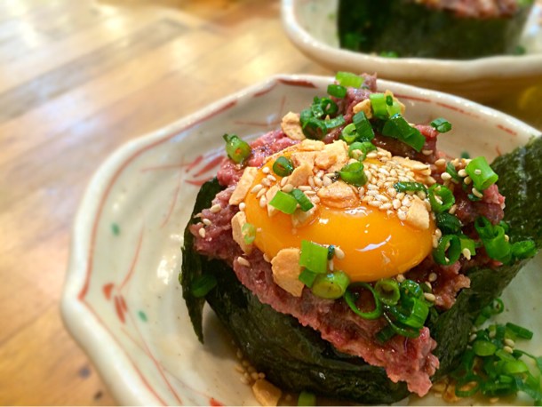 トロ馬肉のこぼれ寿司