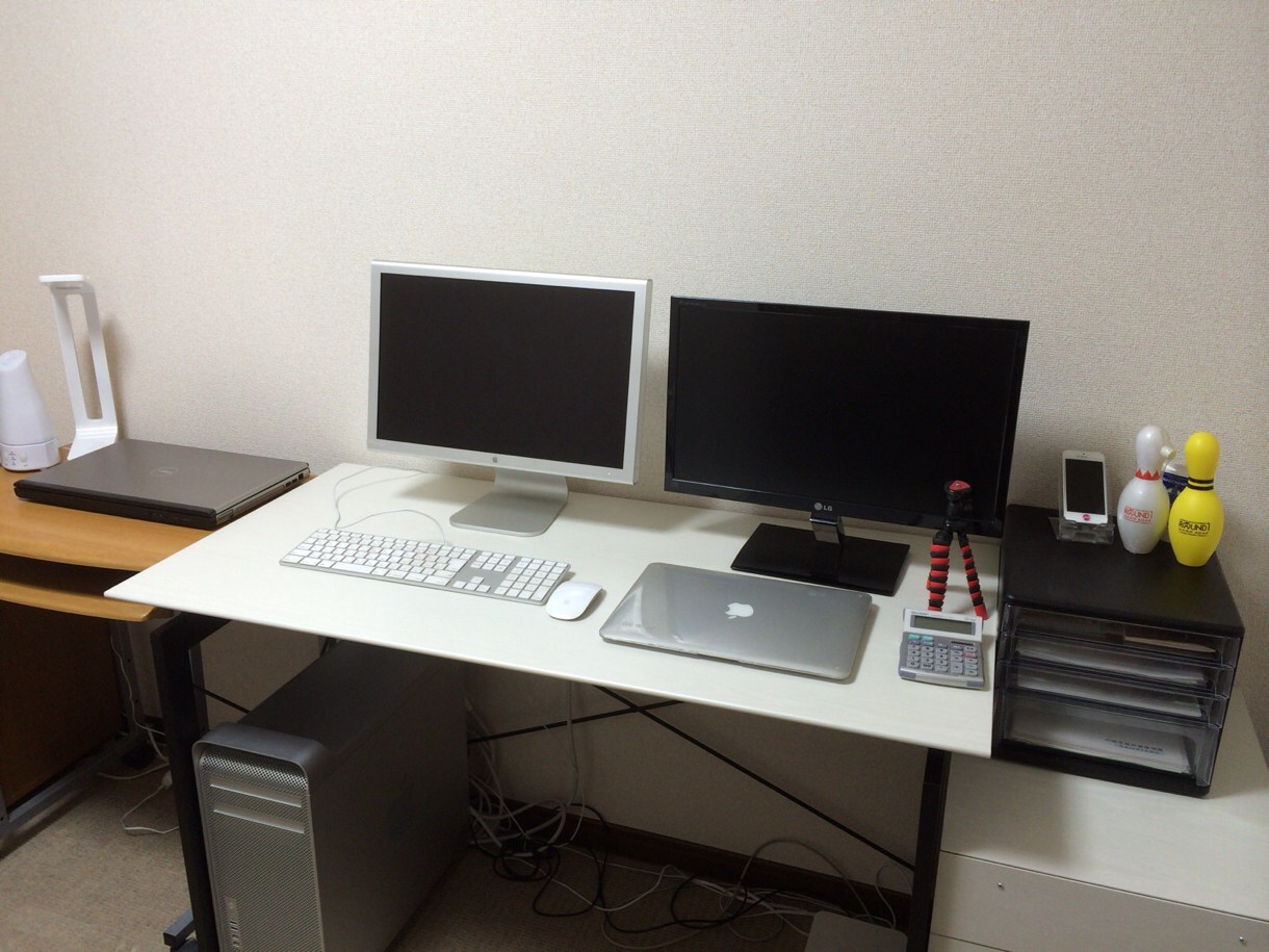 [Å] 作業効率格段アップ！デュアルモニタに最適な作業デスクをご紹介！ 