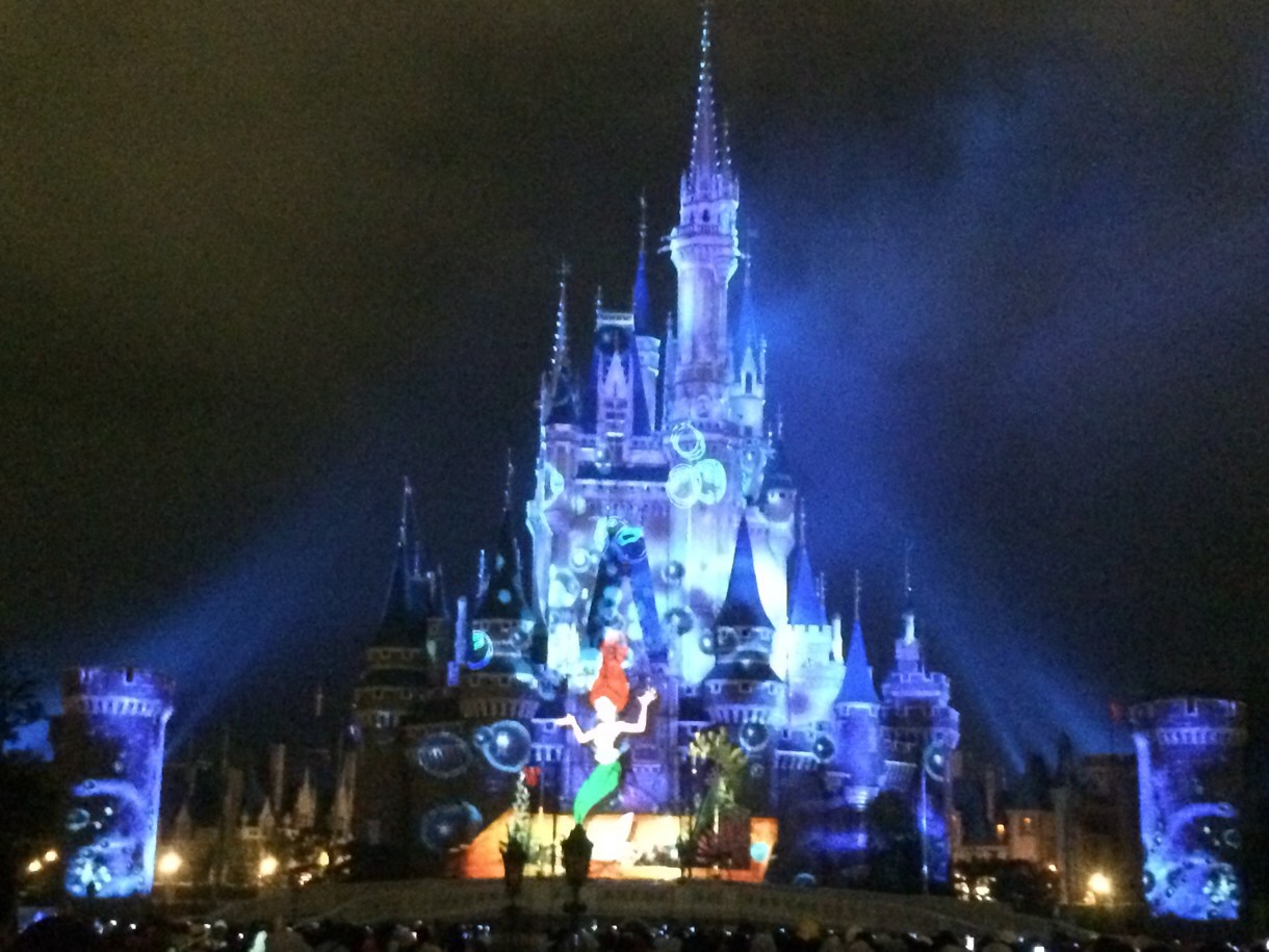 [Å] ディズニーランド「ワンス・アポン・ア・タイム」抽選外れたけどココなら全景綺麗に見えてオススメ！ 