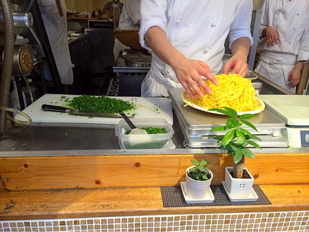 スパ吉の店頭