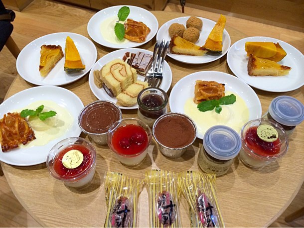 [Å] 楽天カフェが渋谷にオープン！デザートメニュー全制覇した私のお気に入りスイーツベスト3！ 
