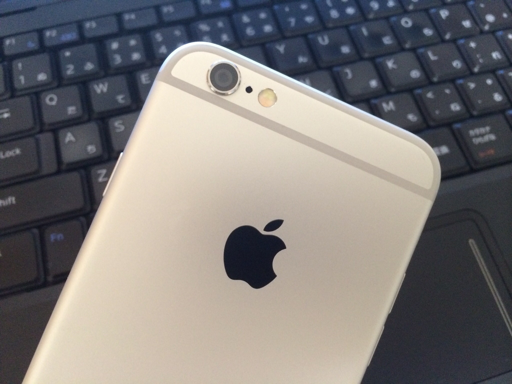 [Å] iOS8でホームボタン2回押しで上に表示される顔や名前を消す方法 