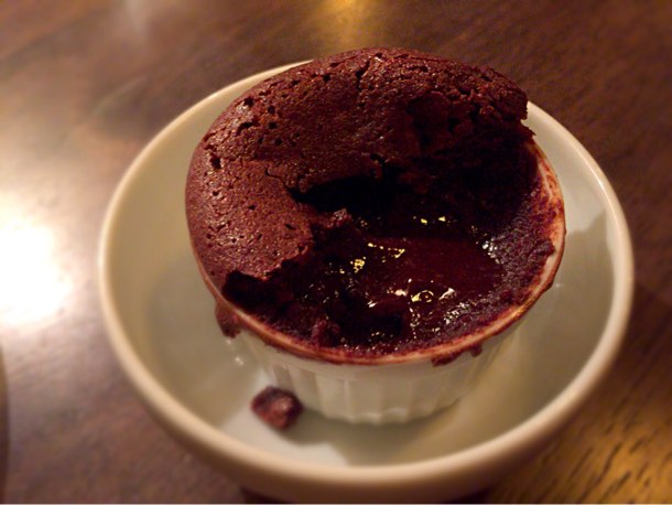 中からはトロットロの濃厚チョコレートが出てきました。