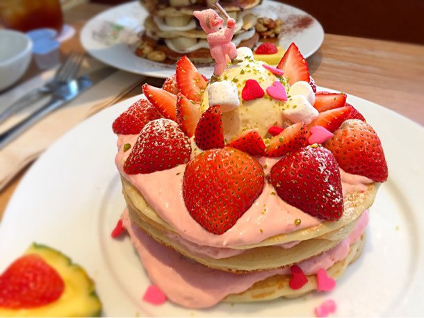 いちごとミルクパンケーキ 2,200円(日本限定)