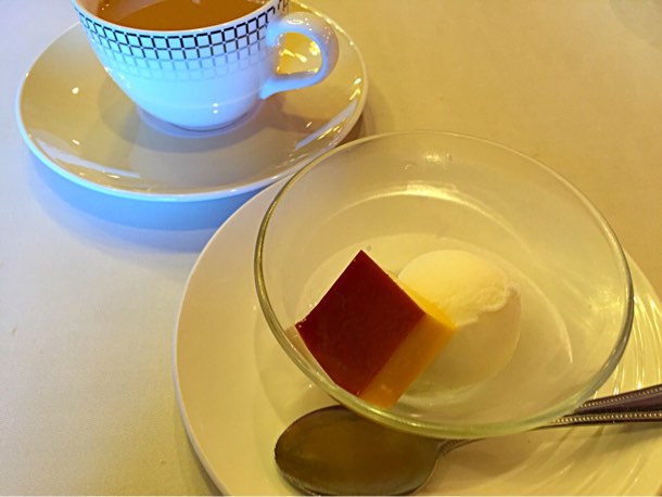 最後はドリンク（コーヒーor紅茶）とデザート