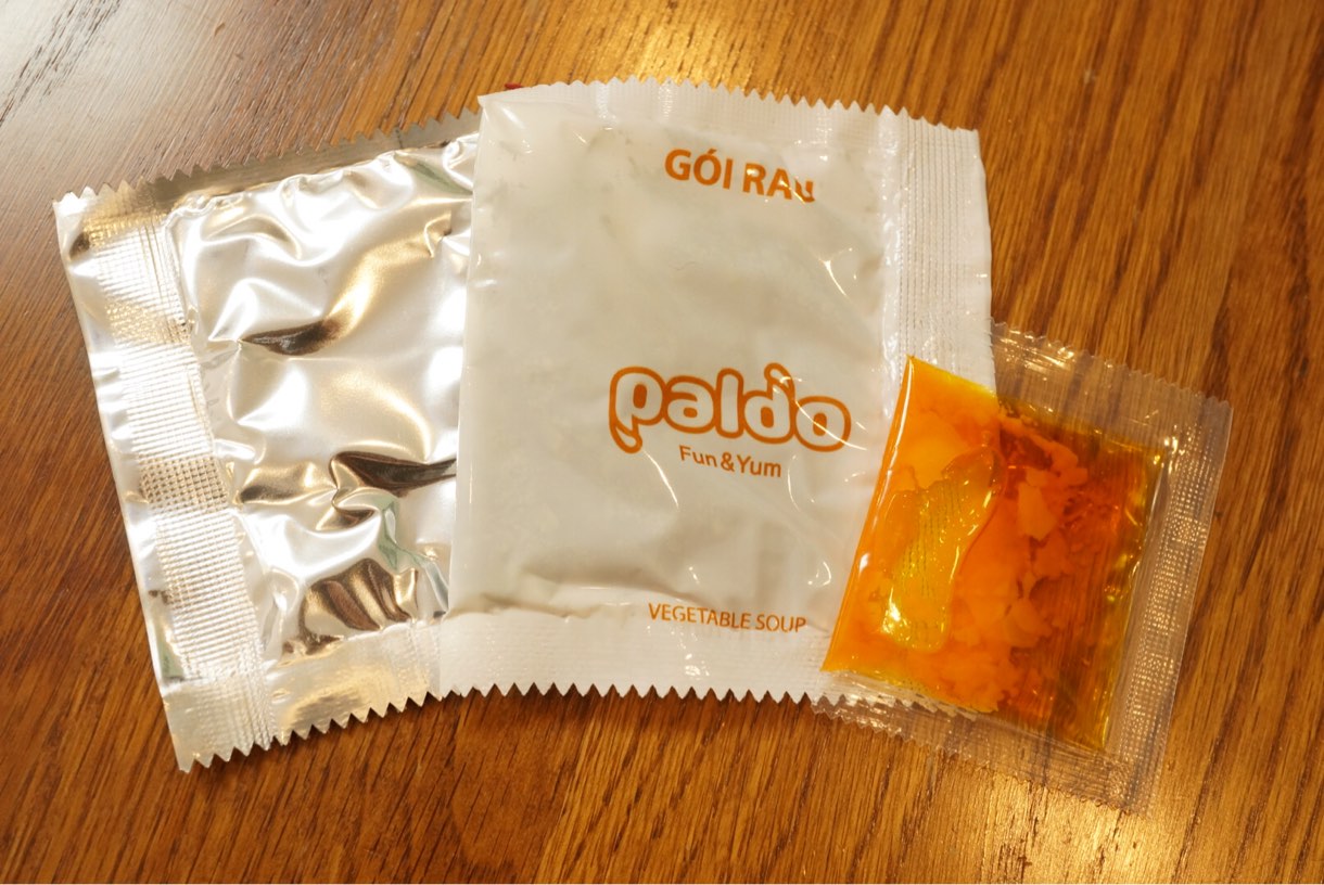粉末スープ、香味油、パクチー