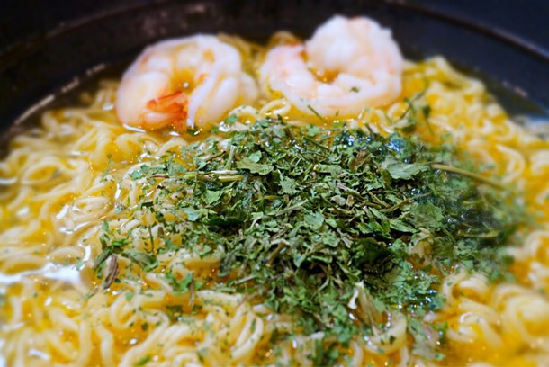 カルディ「パクチー麺」