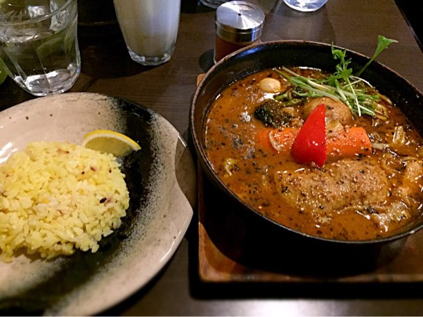 柔らかチキンレッグとやさいのスープカレー
