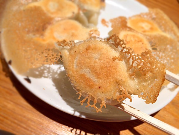 やや小ぶりな食べやすい餃子