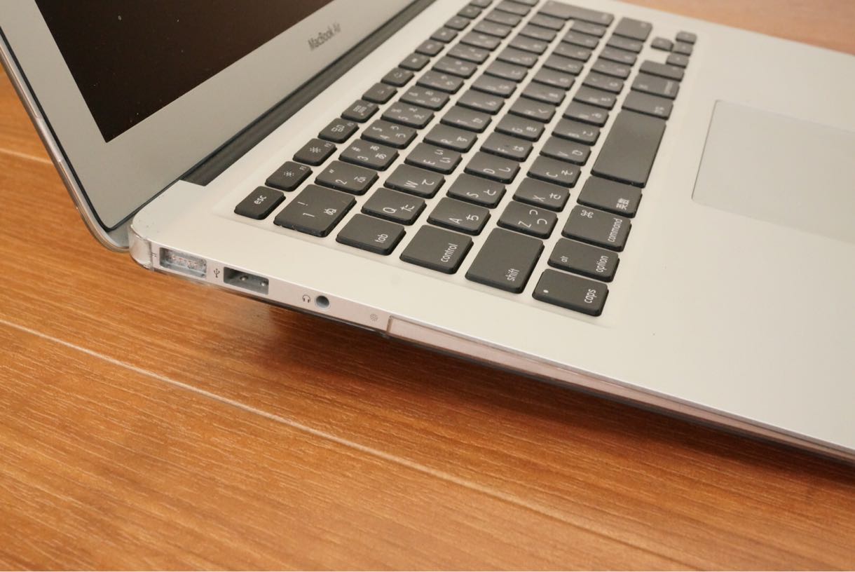 Bluelounge KickflipとMacBook Air