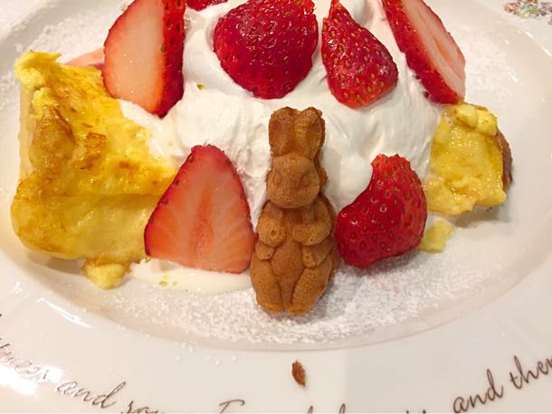 モペットの苺フレンチトースト