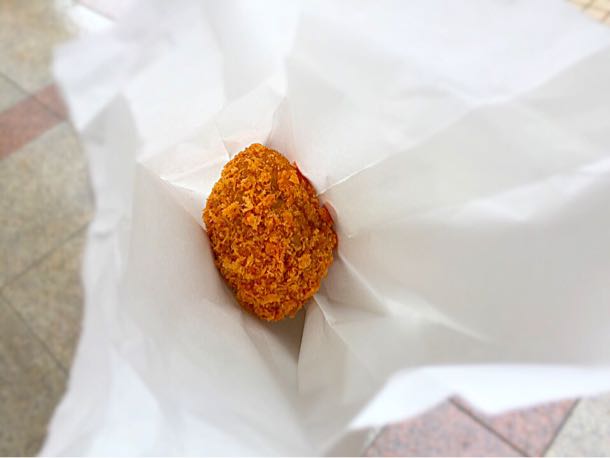 黒毛和牛とろ〜り味玉メンチ