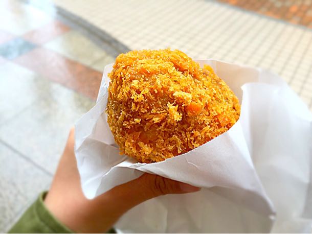黒毛和牛とろ〜り味玉メンチ いただきます!