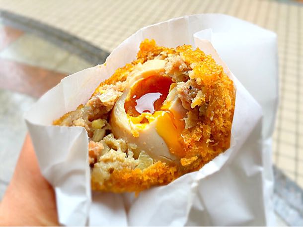 中から溢れ出すとろっとたまご