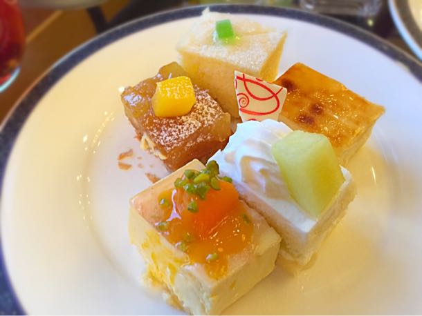 ケーキ盛り合わせ