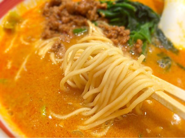 担々麺の麺