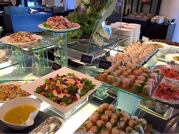ホテルビュッフェの料理
