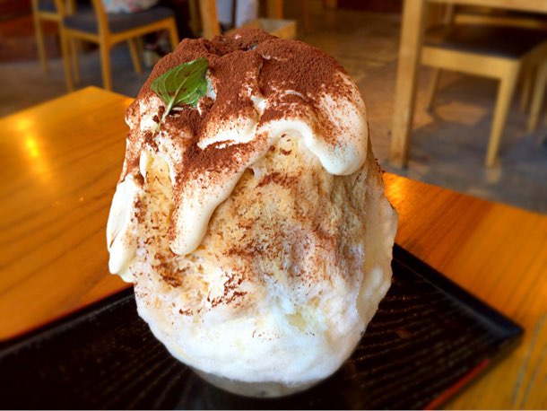 三軒茶屋「かんな」人気味のかき氷ティラミス