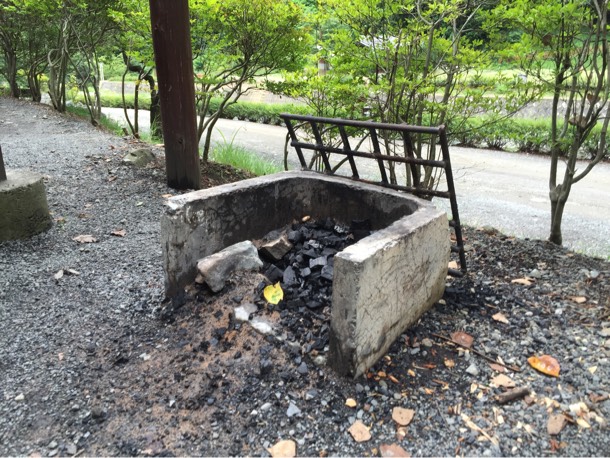 かまどや水道