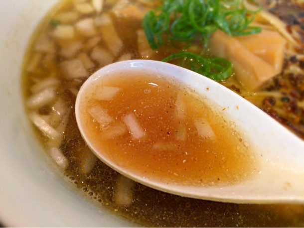 麺やBar 渦 煮干し醤油ラーメン スープ