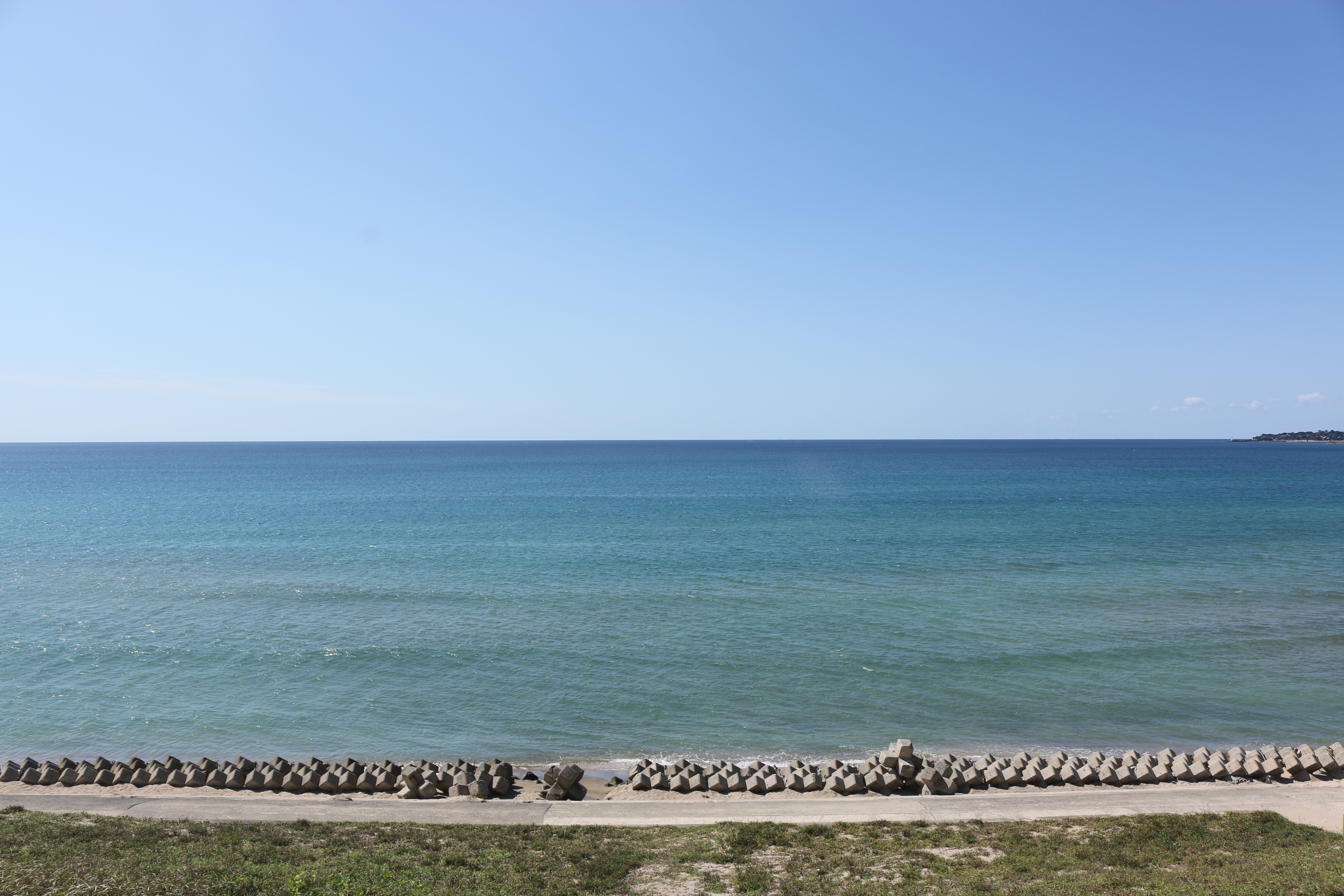 エメラルドグリーンの海