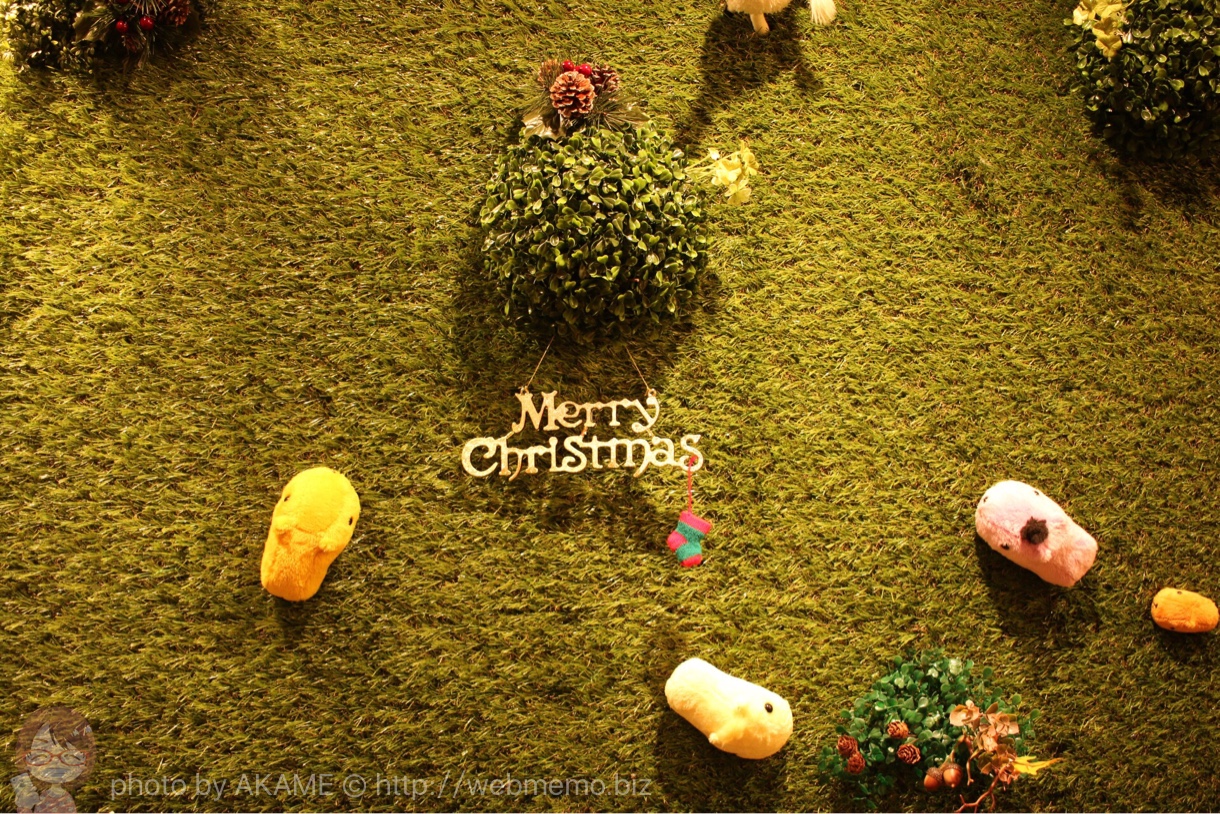 壁にも施されるクリスマス