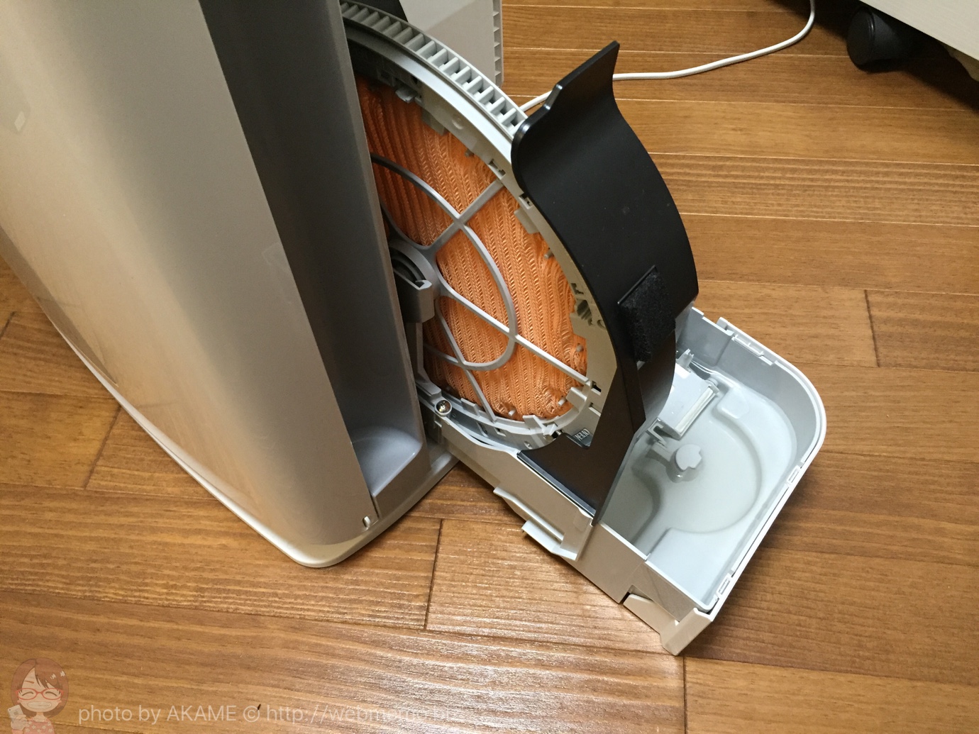 加湿トレーの取り外し方