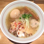 [Å] TRY受賞「地球の中華そば」鶏と魚介のスープが絶品！行列のできる淡麗ラーメン