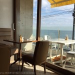 [Å] bills 七里ヶ浜店 海を眺めて食べるパンケーキは贅沢・絶品！江の島灯台も眺望