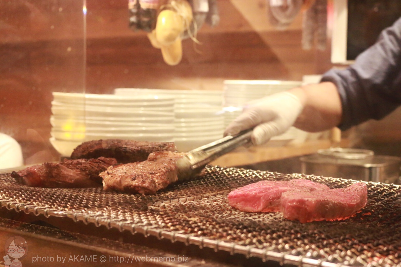 神田の肉バル「RUMP CAP」 カウンター席から見えるお肉