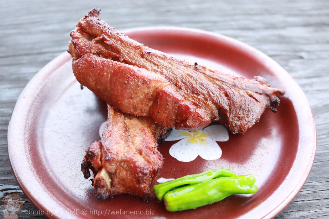 炭火焼きスペアリブ 2本 800円