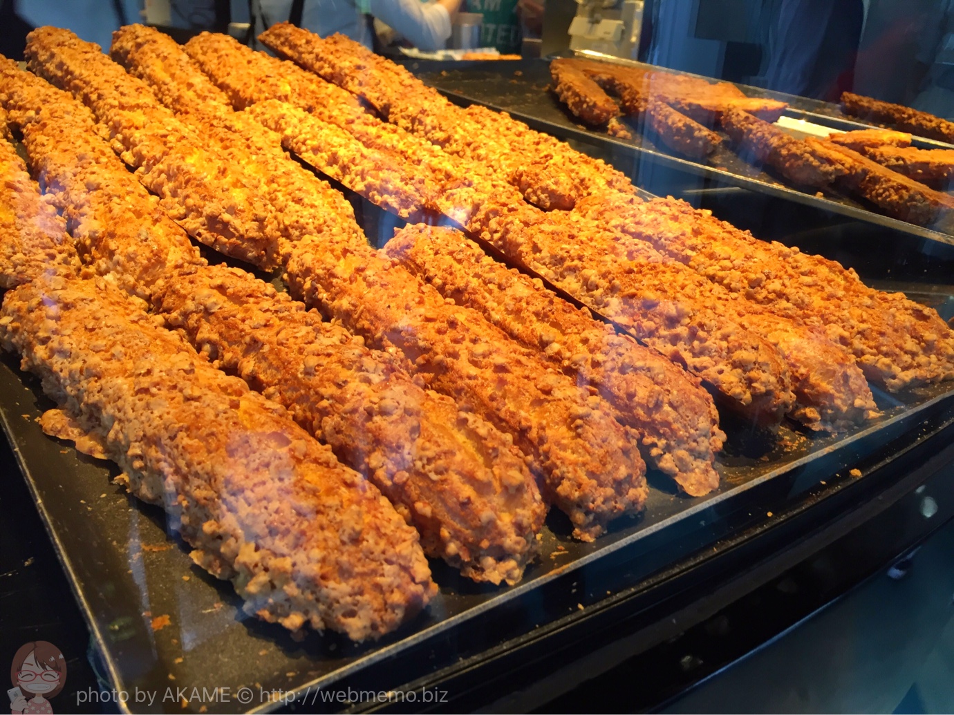 原宿のクロッカンシューザクザクは生地がザックザク！片手持ちで食べ歩きにおすすめ