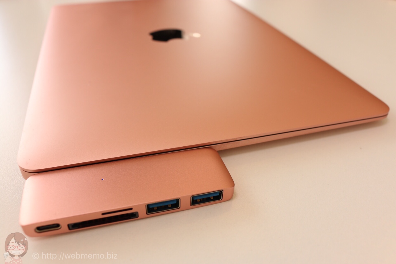MacBook用 USB Type-C ハブ・SDカードリーダーがMacに綺麗にフィットして凄く良い!!!