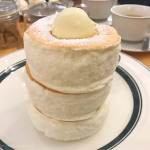 [Å] 自由が丘「グラム」の時間限定プレミアムパンケーキを1時間半待って超ぷるっぷるを初体験！