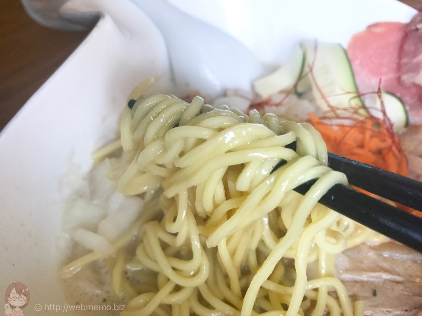 豚泡soba レアチャーシュー&豚バラの中太ストレート麺