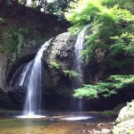 [Å] 茨城県のパワースポット「月待の滝」はリフレッシュにおすすめの癒やしの空間！