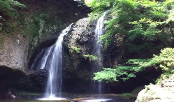 茨城県のパワースポット「月待の滝」はリフレッシュにおすすめの癒やしの空間!