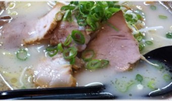 [Å] 八両で和歌山ラーメン！並んだけどね、美味かった！