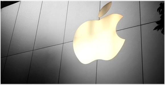 [Å] iPhone5発売！開封の儀の前に愛用iPhone4と封緘の儀でお別れ