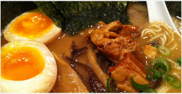 [Å] 久留米らーめん「鐡釜」in.横浜 食べた！ 次頼む時は注意しなきゃな。