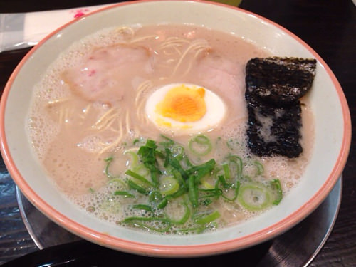 大行列が気になったから福岡「大砲ラーメン」食べてきた！