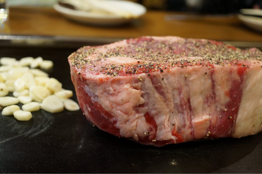 エアーズロックのような分厚いお肉