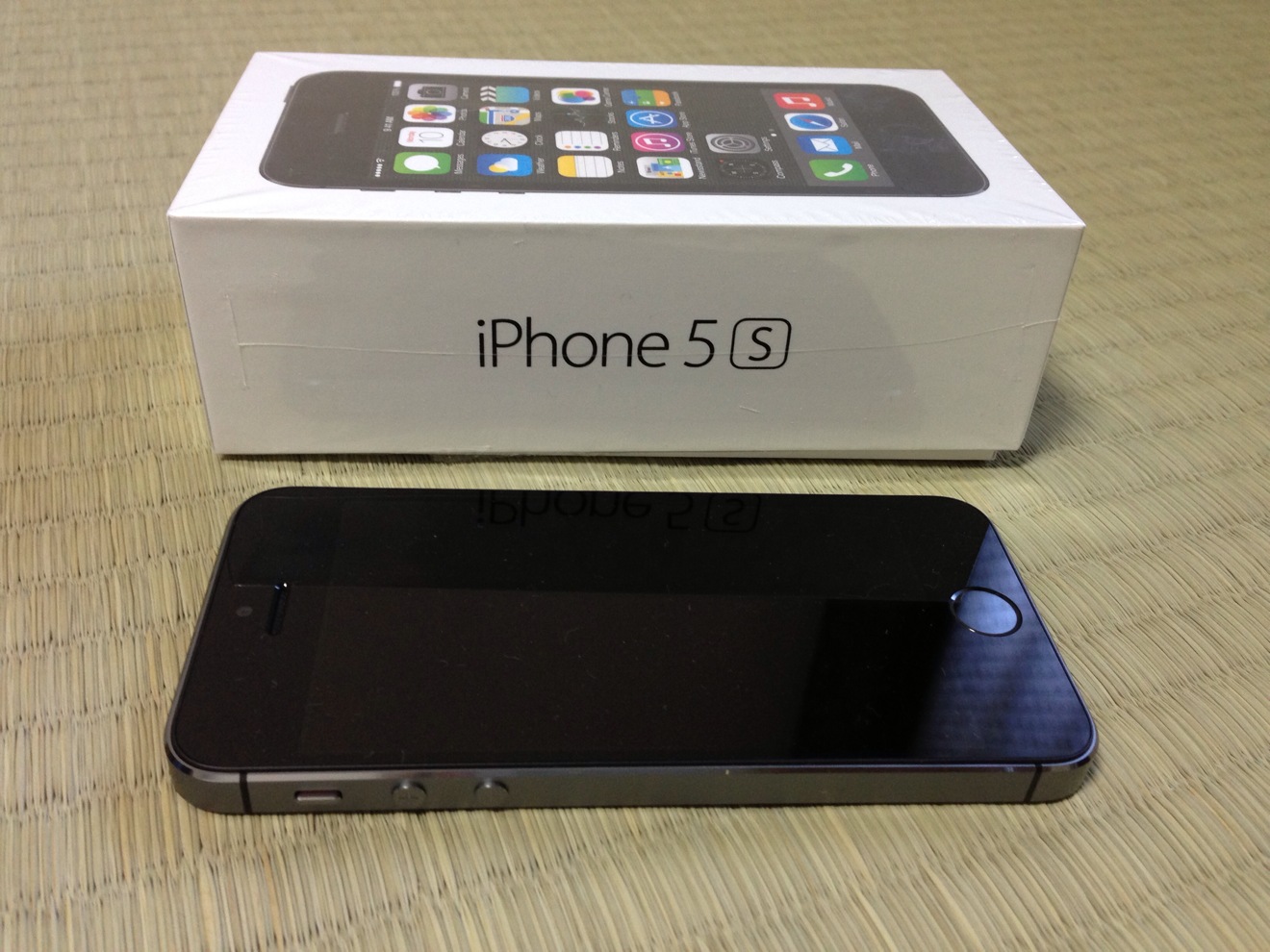 iPhone 5s スペースグレー