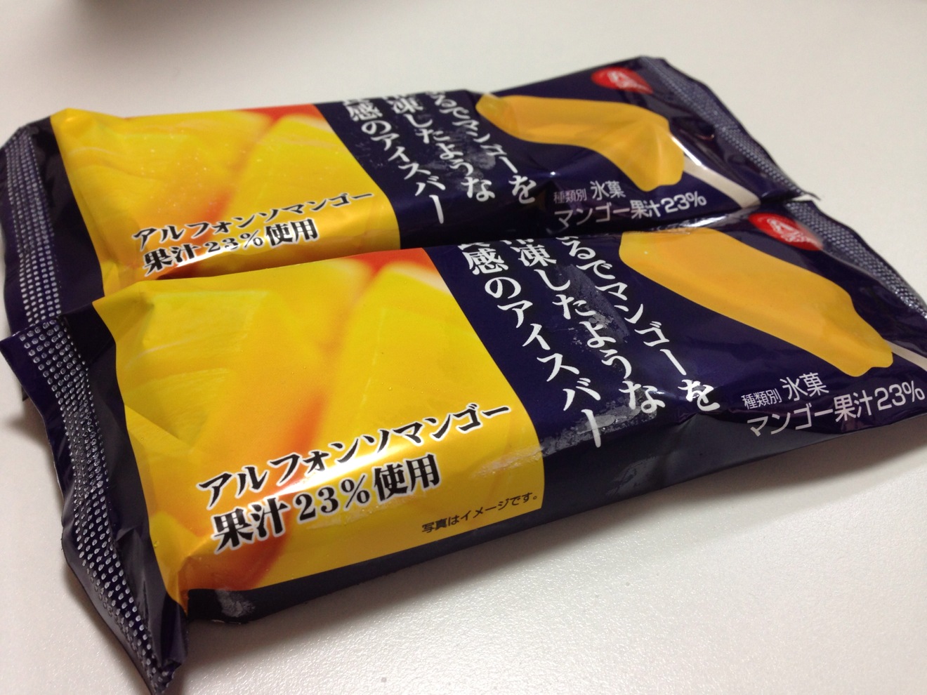 まるでマンゴーを冷凍したような食感のアイスバー