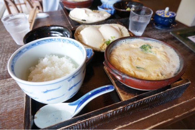 箱根湯本「湯葉丼 直吉」は開店15分で即満席!姫の水を使った「湯葉丼」食べてきた