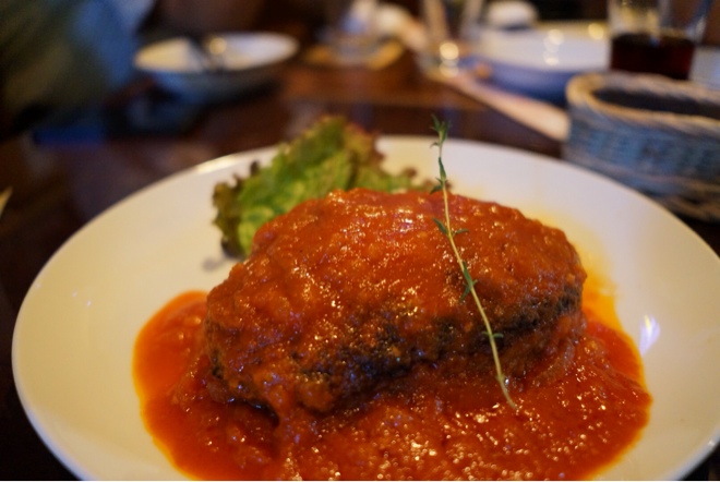 トマトソースのハンバーグ
